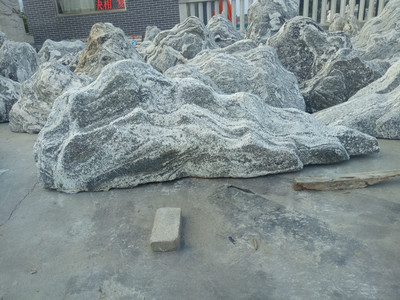 鑫满溢景观石 品质与艺术融合，打造园林景观新高度